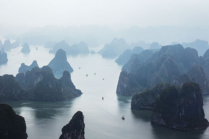 Landing on water by seaplanes to Halong Bay