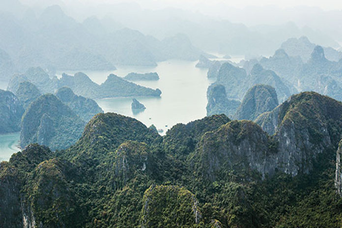 Landing on water by seaplanes to Halong Bay