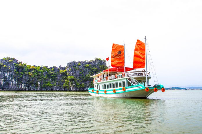 halong-bay-day-cruises hành trình du thuyền 2N1Đ