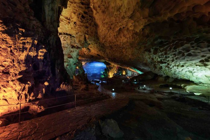 Caving in Halong places