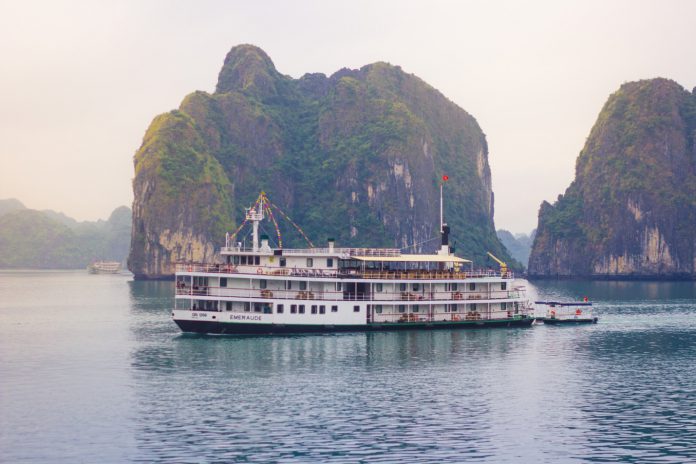 Emeraude-Cruise-Halong