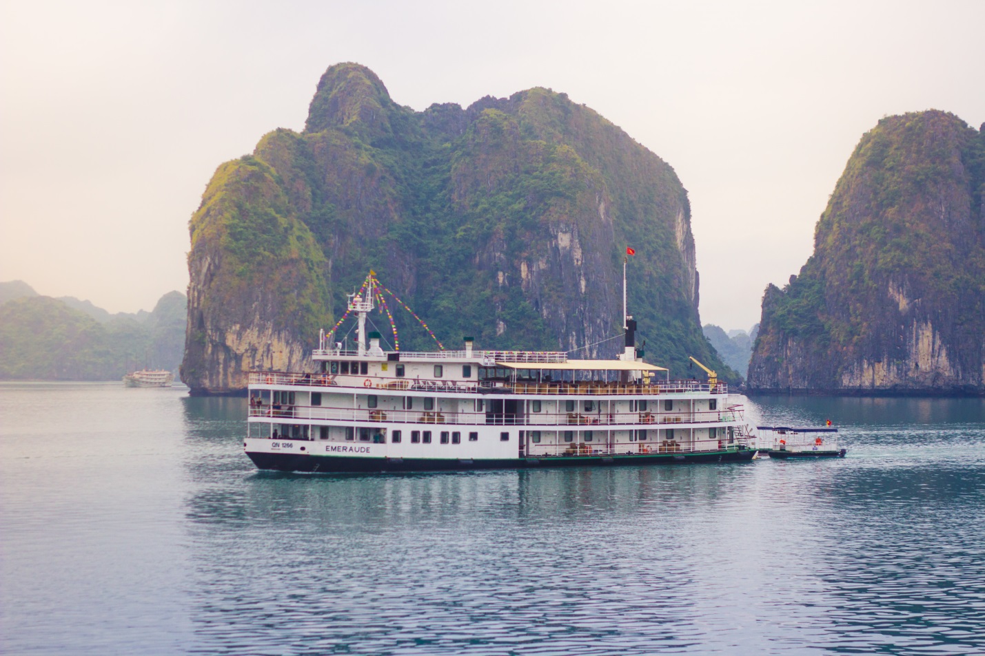 overnight halong bay cruises