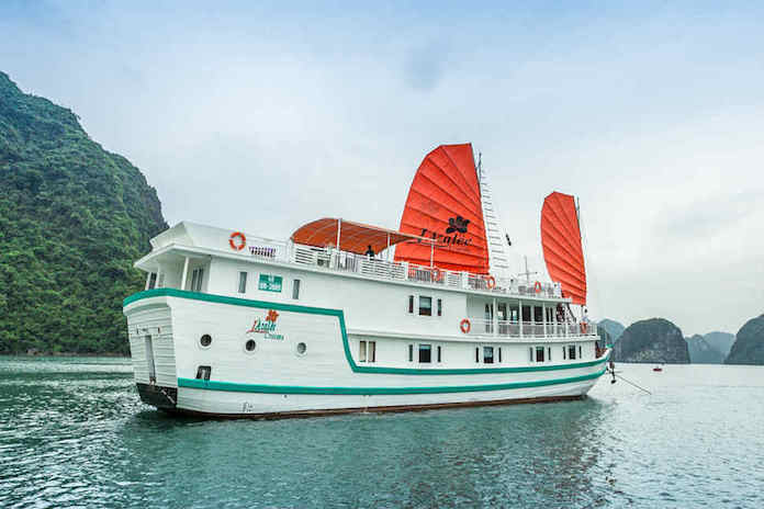 Halong bay cruise overnight