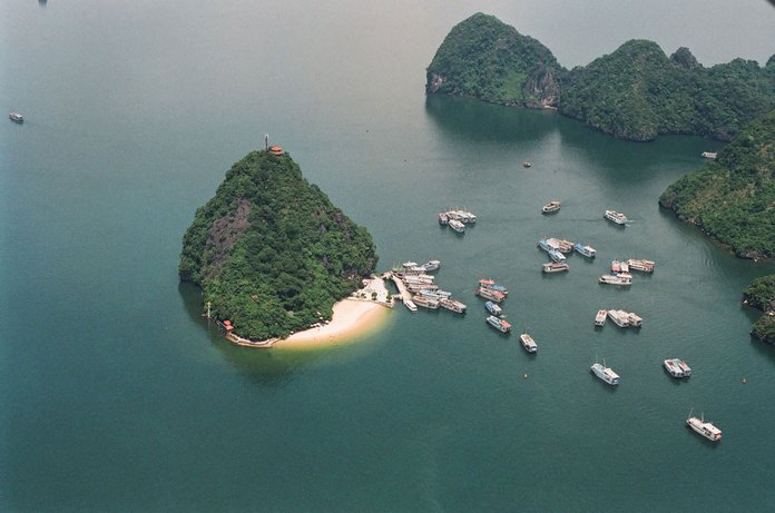 Halong Bay to photograph